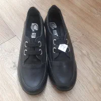 کفش و دمپایی همش ۲ تومن