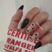 کاشت ناخن|خدمات آرایشگری و زیبایی|دوگنبدان, |دیوار