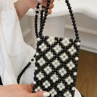 کیف مرواریدی|کیف، کفش، کمربند|صومعه‌سرا, |دیوار