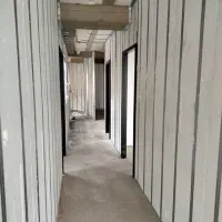 کارگر ساده و فنی جهت نصب دیوار وال اسپید