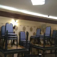 میز و صندلی رستوران همراه روکش