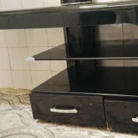 میز تلویزیون شیشه ای
