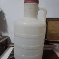 تعدادی ۲۰ لیتری گالن آب