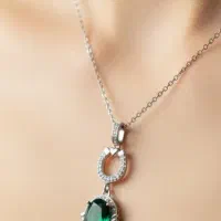 گردنبند زنانه مینیمال و گردنبندهای نگین سواروسکی