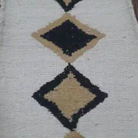 فرش کوچک برا رو صندلی