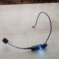 هدمیک و میکروفون فیک سرود