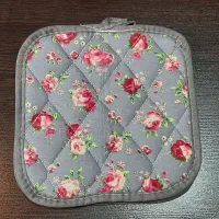 دستگیره نسوز چهارگوش گلدار آشپزخانه فروشگاه بوتیا|سفره، حوله، دستمال آشپزخانه|کرمان, |دیوار