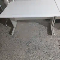 میز تحریر وکامپیوتر