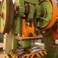 کارگر پرسکار و کارگر ساده