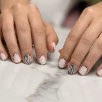کاشت و ترمیم ناخن
