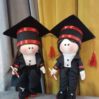 عروسک فارغ التحصیلی