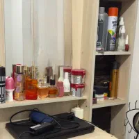 سرویس خواب|تخت و سرویس خواب|صومعه‌سرا, |دیوار