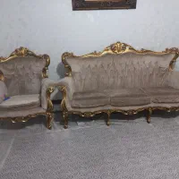 مبل کلاسیک هفت نفره ومیز عسلی سه عدد