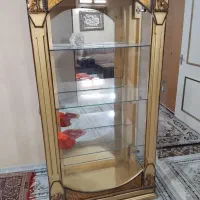 ویترین طلایی رنگ