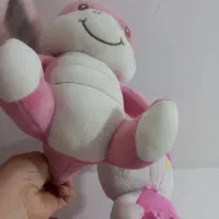 عروسک|اسباب‌بازی بچه|قم, شهر قائم|دیوار