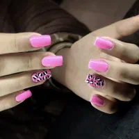 خدمات زیبایی و ناخن