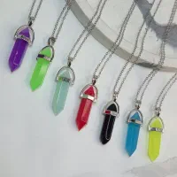 گردنبند در رنگ و طرح مختلف