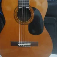 گیتار یاماها c40 با کاور بسیار نو و تمیز