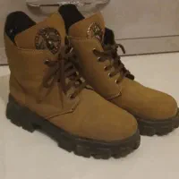 بوت ساق دار|کیف، کفش، کمربند|صدرا-فارس, فاز ۱|دیوار