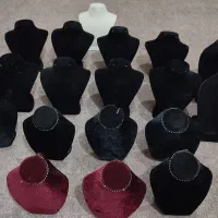 مانکن و آویز زیورآلات