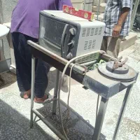 یک عدد ماکروفر ویک عدد کباب پز