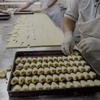 کارگر جهت کار در کارگاه قنادی خانم و آقا