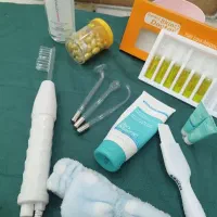 فشیال پاکسازی صورت (فشیال دست رایگان) بانوان