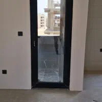 درب و پنجره سفیدو مشکی