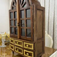 ویترین کنسول دکوری کلکسیونی چوب گردو