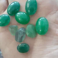 نگین سبز خوش رنگ