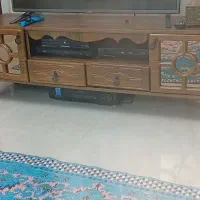 میز تلویزیون و بوفه و دو عدد میزبان