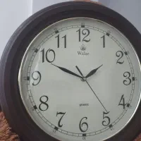 ساعت تمیز بدون خط و خش کم استفاده شده