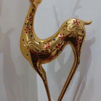 گلدان،جامیوه ای و مجسمه گوزن برنزی