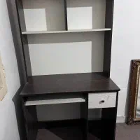 میز تحریر با کتابخانه
