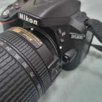 دوربین عکاسی نیکون اصل فووق العاده کم کارکرد|دوربین عکاسی و فیلمبرداری|کرج, عظیمیه|دیوار