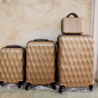 چمدان چهارتیکه|کیف، کفش، کمربند|بندرعباس, |دیوار