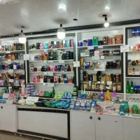 فروشنده پاره وقت در بازار گیلار ادکلن و ارایشی
