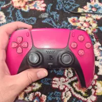 دسته ps5 قرمز