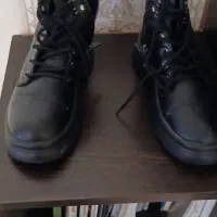 نیم بوت کودک سایز۳۴ کاملا نو و تمیز|کفش و لباس بچه|لنگرود, |دیوار