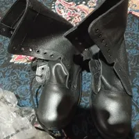 دوتا جفت کفش سرباز نو