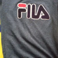 مقداری لباس و کفش