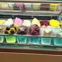 بستنی میوه ایی و سنتی پاستوریزه  و هموژنیزه