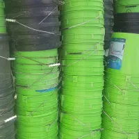 تعدادی سطل ۲۰ لیتری