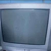 تلوزیون و میزش