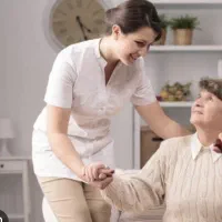 پرستارخانم برای سالمند خانم