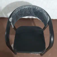 صندلی مشکی انتظار