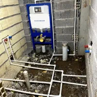 تخریب دیوار چینی بنایی لوله کشی آب و جوشکاری