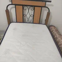 تخت فرفوژه وچوب کاملاسالم|تخت و سرویس خواب|اصفهان, کوی امیریه|دیوار