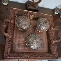 سینی و سه عدد قندان