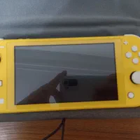 Nintendo switch lite زرد